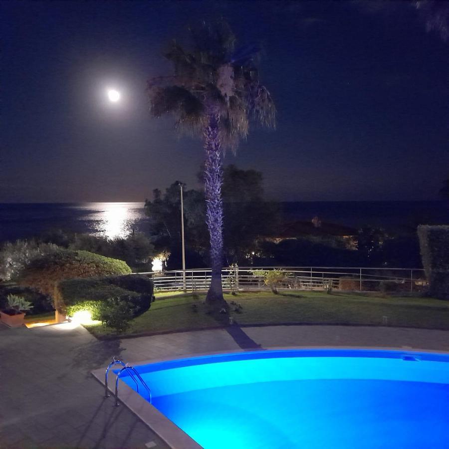 Lube Beach Home Letojanni Exterior foto